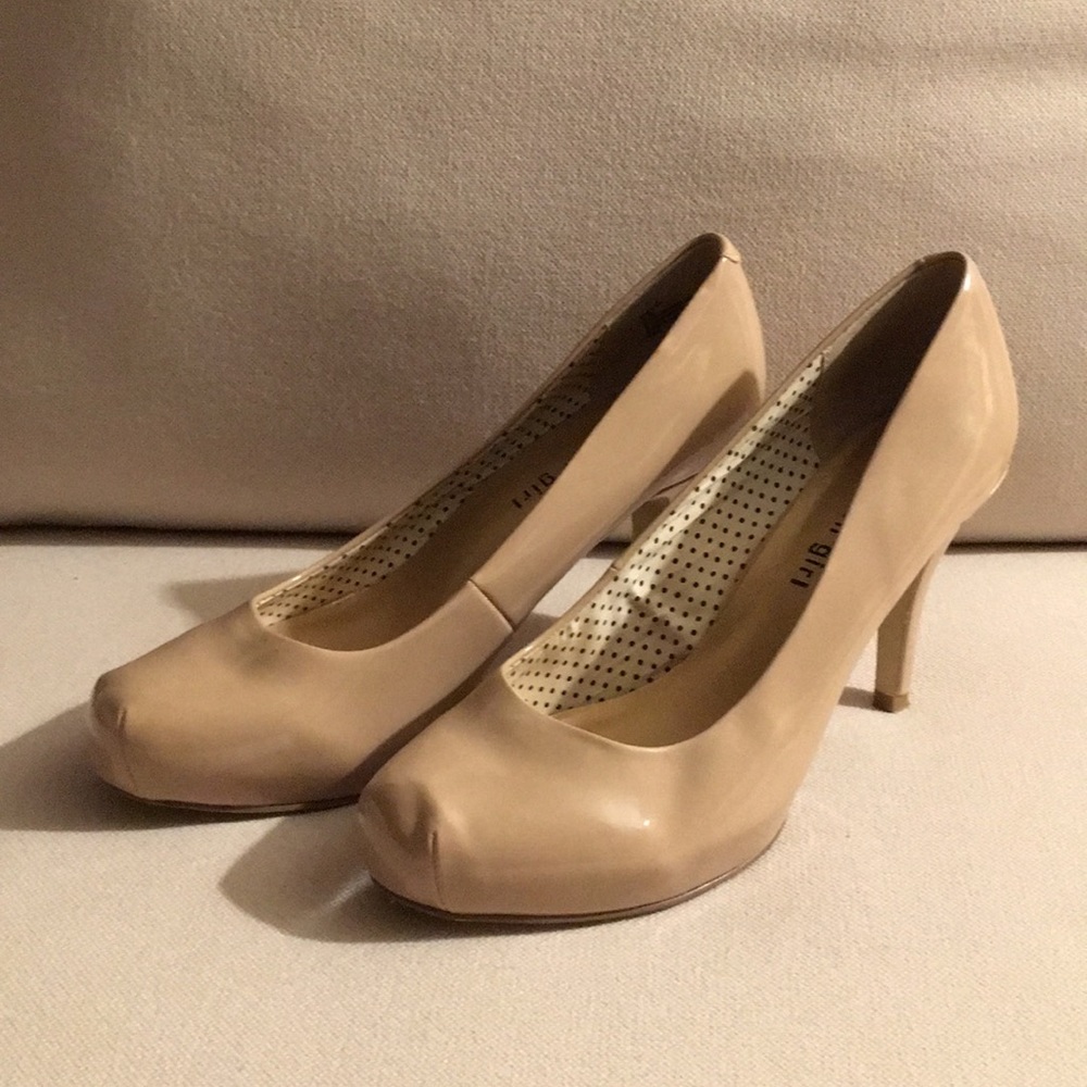 3/$15 Madden girl nude pumps 7.5
